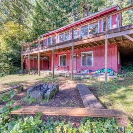 Rustic Retreat on Mercer Lake