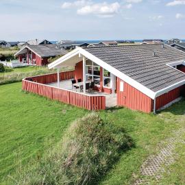 Three-Bedroom Holiday Home In Hjorring, hotel Hjørringben