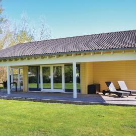 Two-Bedroom Holiday Home In Jagerspris, hotel in Jægerspris