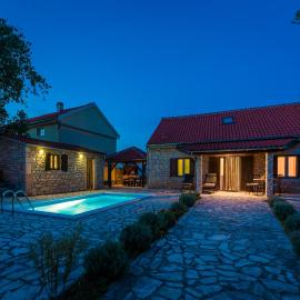 Rural House Gluic, hotel u gradu Bogatić