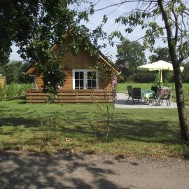 Kollumerzwaag में, होटल Vakantiehuisjes Landgoed Sonneborghe
