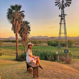 De Zeekoe Guest Farm، فندق في أوتشورن