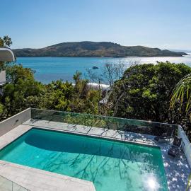 Waves 3 Luxury 3 Bedroom Endless Ocean Views Central Location + Buggy