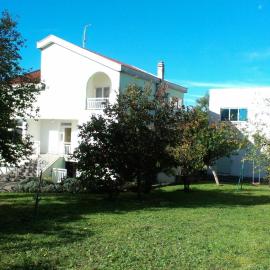 Guesthouse Vionica - Peace & Pool, hotel in Međugorje