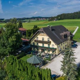 Gasthof Zur Seeburg, hotel a Seekirchen am Wallersee