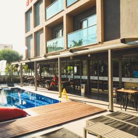 Laren Sea Side Hotel Spa