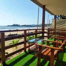 Sea Front Beach Huts, hotel a Patnem