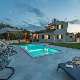 BIG Promotion, Villa Serenitas, Hotel in Tar