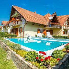 Familia Apartment 100/7, hotel in Balatonmáriafürdő