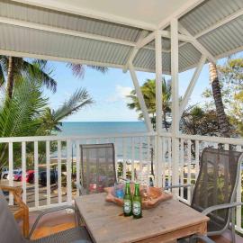 The Beach Shack 3BR Waterfront Resort, Own WIFI