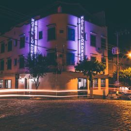 Hotel Londres – hotel w mieście São Lourenço