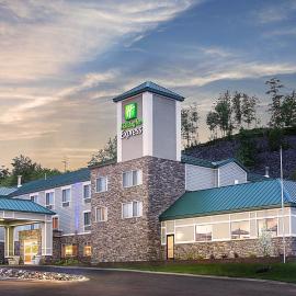 Holiday Inn Express Houghton-Keweenaw by IHG、ホートンのホテル