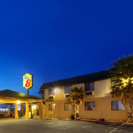 Super 8 by Wyndham Alamogordo - White Sands – hotel w mieście Alamogordo