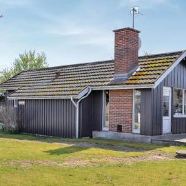 Three-Bedroom Holiday Home In Broager, готель у місті Broager