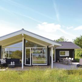 Three-Bedroom Holiday Home In Jagerspris, hotel in Jægerspris