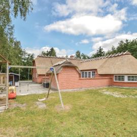 Pet Friendly Home In Væggerløse With Sauna, hotel en Marielyst