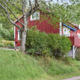 2 Bedroom Cozy Home In Gamleby, hotel di Gamleby