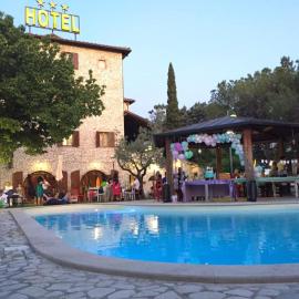 Hotel Benedetti, hotel v destinaci Campello sul Clitunno