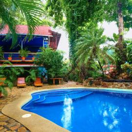 Tico Adventure Lodge, hótel í Sámara