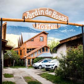 Jardín de Rosas Hostel: El Bolsón'da bir otel