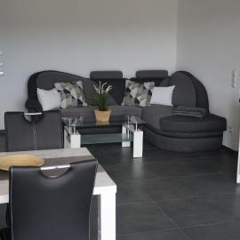 Ferienwohnung Schauinsland – hotel w mieście Neuenbürg