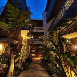 Yomitan Condhotel ND, hotel a Yomitan