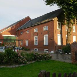 Ferienhof van Vlyten_ 45006, hotel in Jemgum