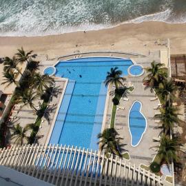 Big Luxury Condo - Zona Dorada
