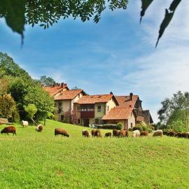 La Montaña Mágica Hotel Rural, хотел в Vibaño