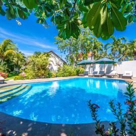 Ocean Sun Dive Resort، فندق في تولامبين