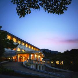 Takamiya Hotel Bonari no Mori: Inawashiro şehrinde bir otel