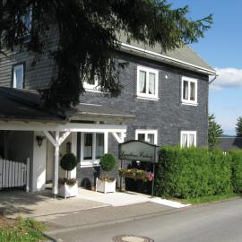 Ferienwohnung Waldblick im Haus Ludwig, hotelli kohteessa Masserberg