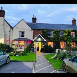 The Compasses Inn, khách sạn ở Fordingbridge