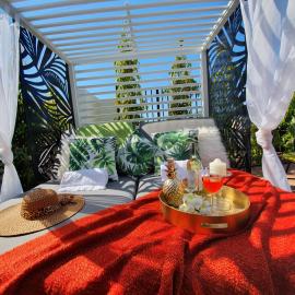 4 BDR Gardens Escape Inner City Townhouse with Secure Parking and Spa, hotell i Darwin
