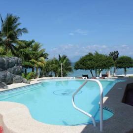 Bonita Oasis Beach Resort, hotel di Moalboal