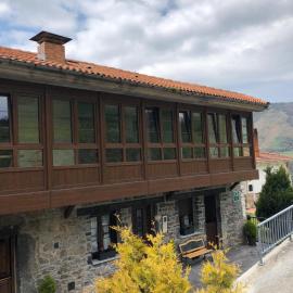 Valle del sol I: Pajares şehrinde bir otel