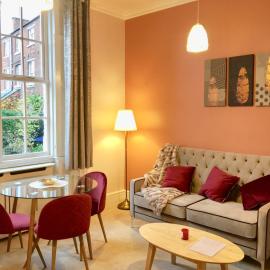 Velvet Nest 5 min walk from train station, hotel di Leamington Spa