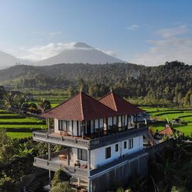 Candra Cottage, Hotel in Munduk