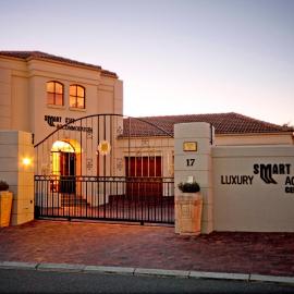 A Smart Stay Apartments, hotel in Somerset West