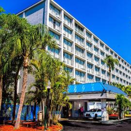 North Miami Beach Gardens Inn & Suites，邁阿密的飯店