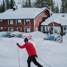 Kuerkievari KuerHostel, хотел в Екесломполо