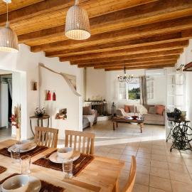 fridas place, hotel in Halikounas