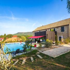 Nuits aux Sources, hotel v mestu Chassey-le-Camp