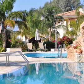 2 Bed, 2 Bath Apartment In Mandria, Hotel in Mandria