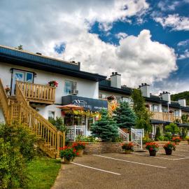 Motel Le JoliBourg, hotel en Saint-Sauveur-des-Monts