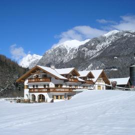 Appartement Wolfenhof, hotel sa Colle Isarco