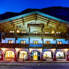 Fanky Guided Sport & Outdoor Experience - Hostel & Appartementhaus - Rafting&Canyoning, hotel u gradu Haiming