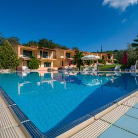 Rivendell Apartments, viešbutis mieste Áno Korakiána