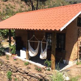 Unique Tiny House with Natural Building Techniques，費蓋羅多思賓霍斯的飯店