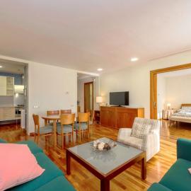 Apartment Plaza Catalunya-Rda-Universidad by Interhome